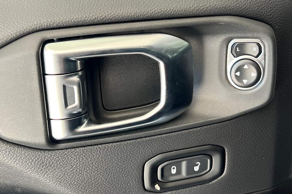 Thumbnail: 2025 Jeep Wrangler - 21