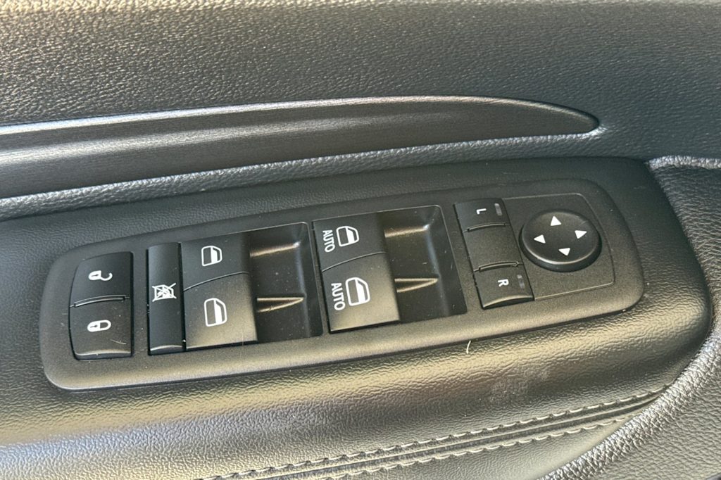 Thumbnail: 2022 Dodge Durango - 23