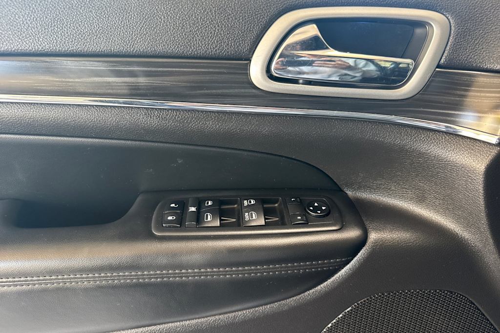 Thumbnail: 2019 Jeep Grand Cherokee - 21