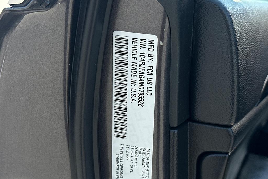 Thumbnail: 2021 Jeep Grand Cherokee - 17