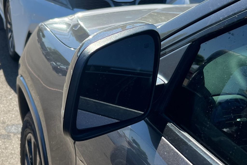 Thumbnail: 2019 Jeep Grand Cherokee - 11