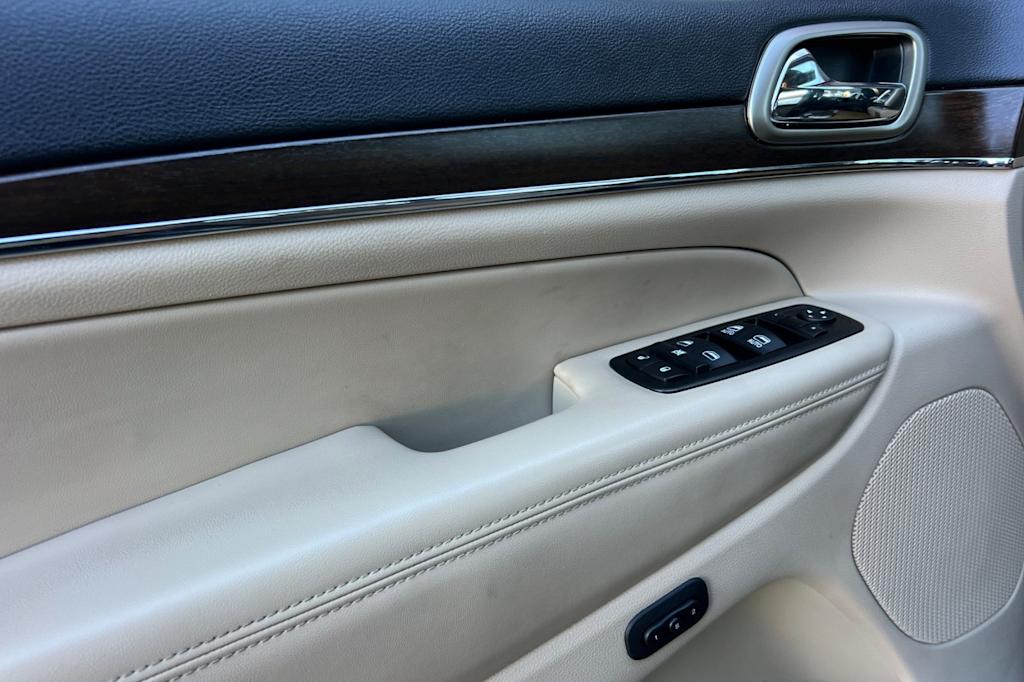 Thumbnail: 2015 Jeep Grand Cherokee - 19