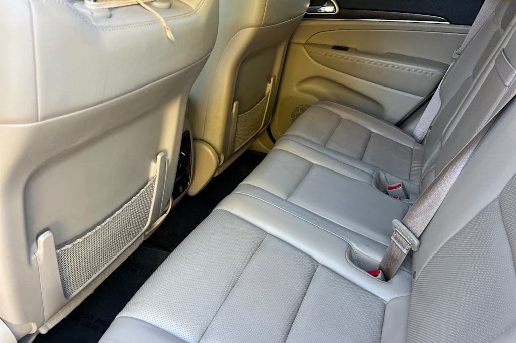 Thumbnail: 2015 Jeep Grand Cherokee - 9