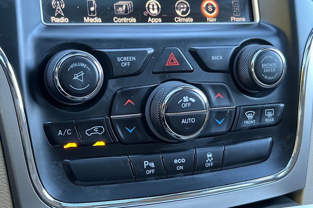 Thumbnail: 2015 Jeep Grand Cherokee - 25