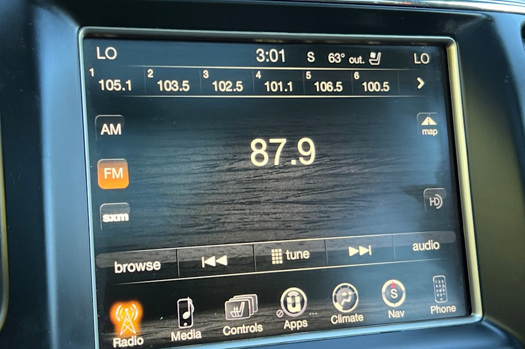 Thumbnail: 2015 Jeep Grand Cherokee - 12