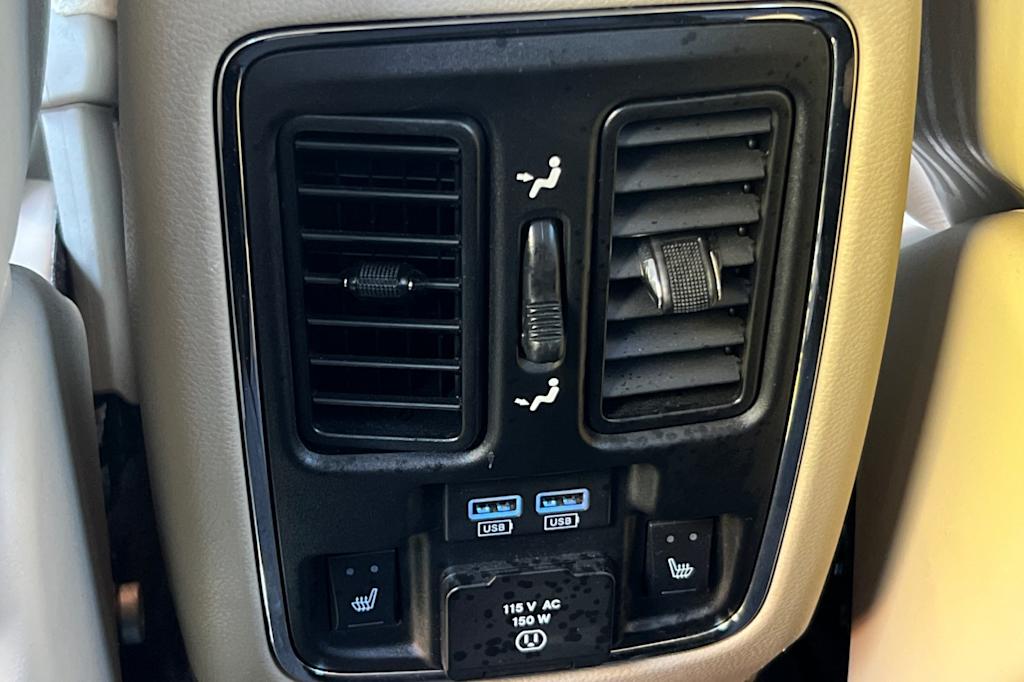 Thumbnail: 2015 Jeep Grand Cherokee - 21