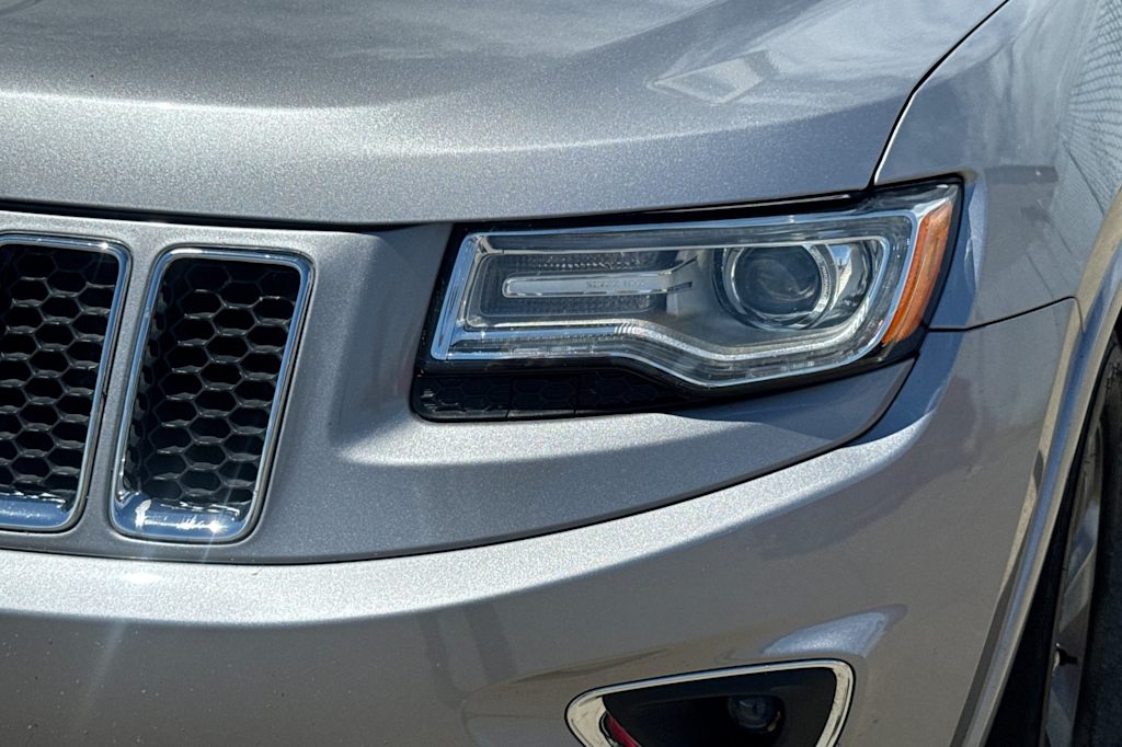 Thumbnail: 2015 Jeep Grand Cherokee - 16