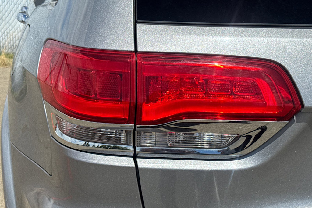 Thumbnail: 2015 Jeep Grand Cherokee - 23
