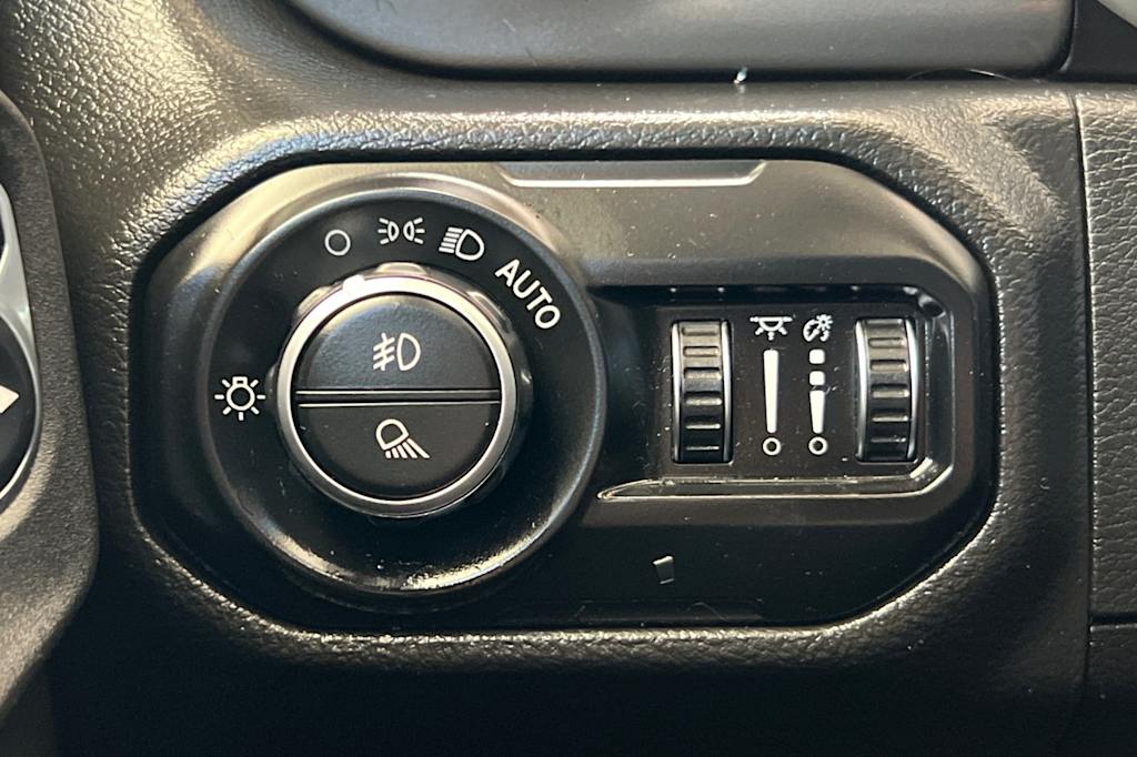 Thumbnail: 2022 Jeep Gladiator - 30
