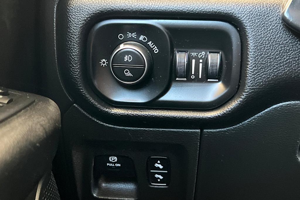 Thumbnail: 2019 RAM 1500 - 32