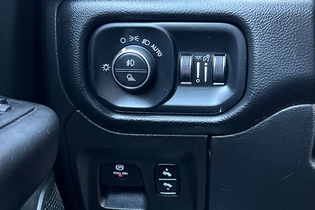 Thumbnail: 2019 RAM 1500 - 32