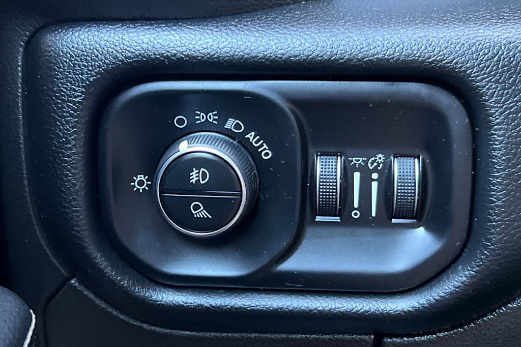 Thumbnail: 2019 RAM 1500 - 32