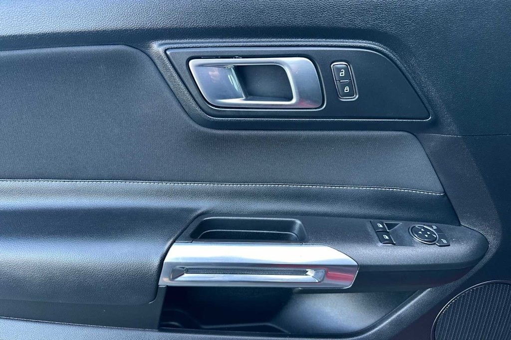 2021 Ford Mustang  20