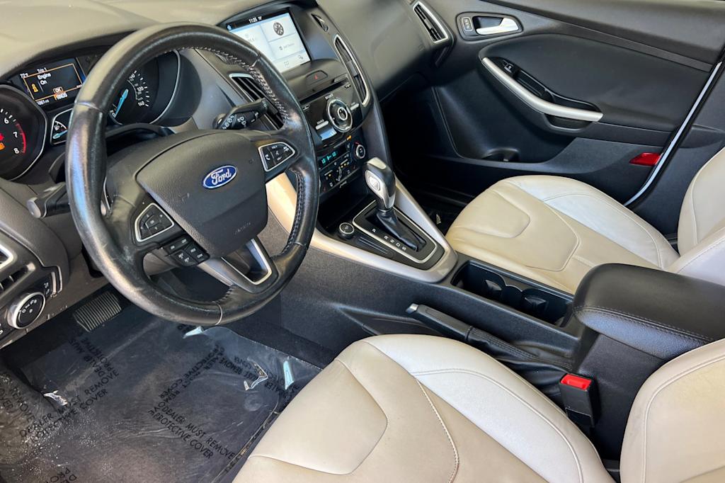 Thumbnail: 2016 Ford Focus - 8