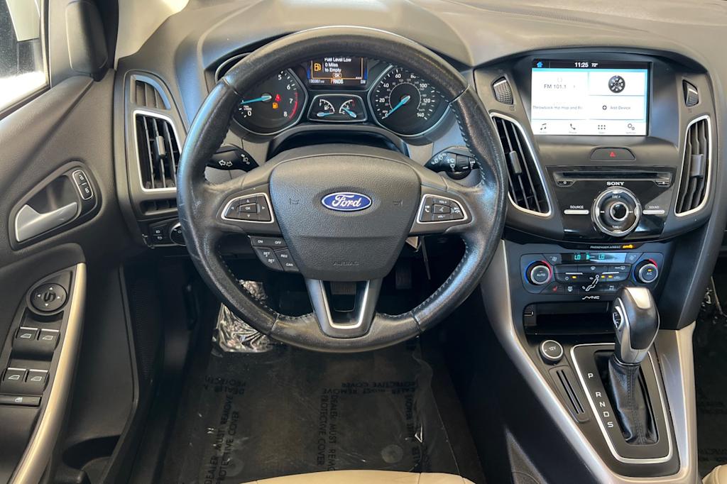 Thumbnail: 2016 Ford Focus - 10