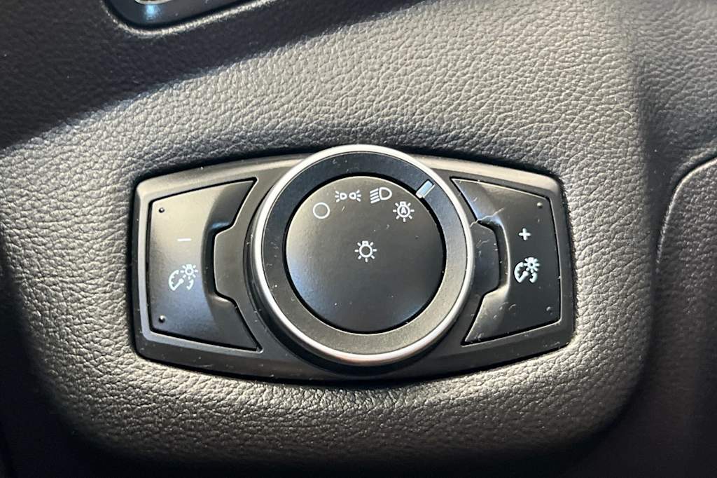 Thumbnail: 2015 Ford C-Max - 31