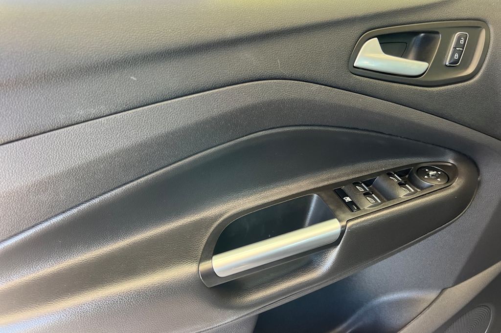 Thumbnail: 2015 Ford C-Max - 21