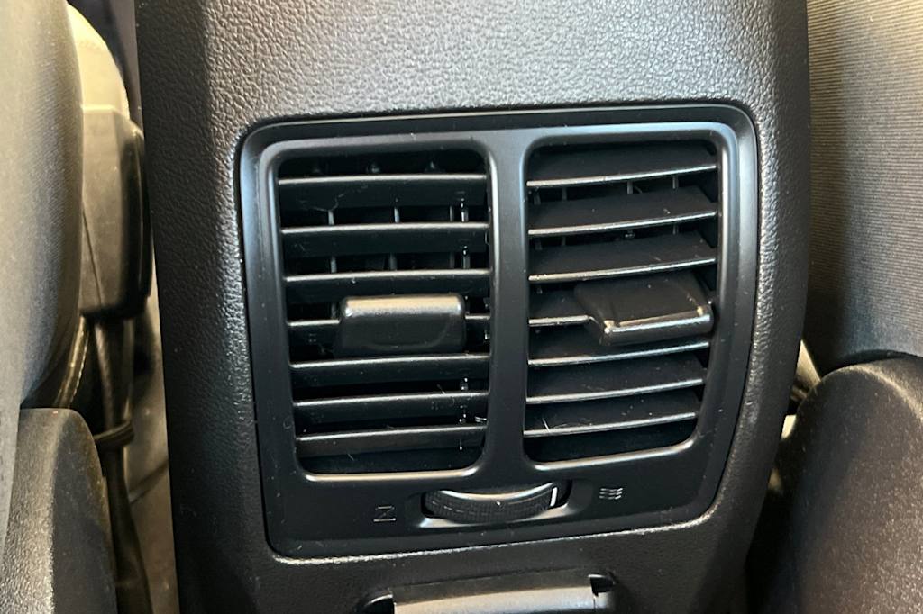 Thumbnail: 2015 Ford C-Max - 23