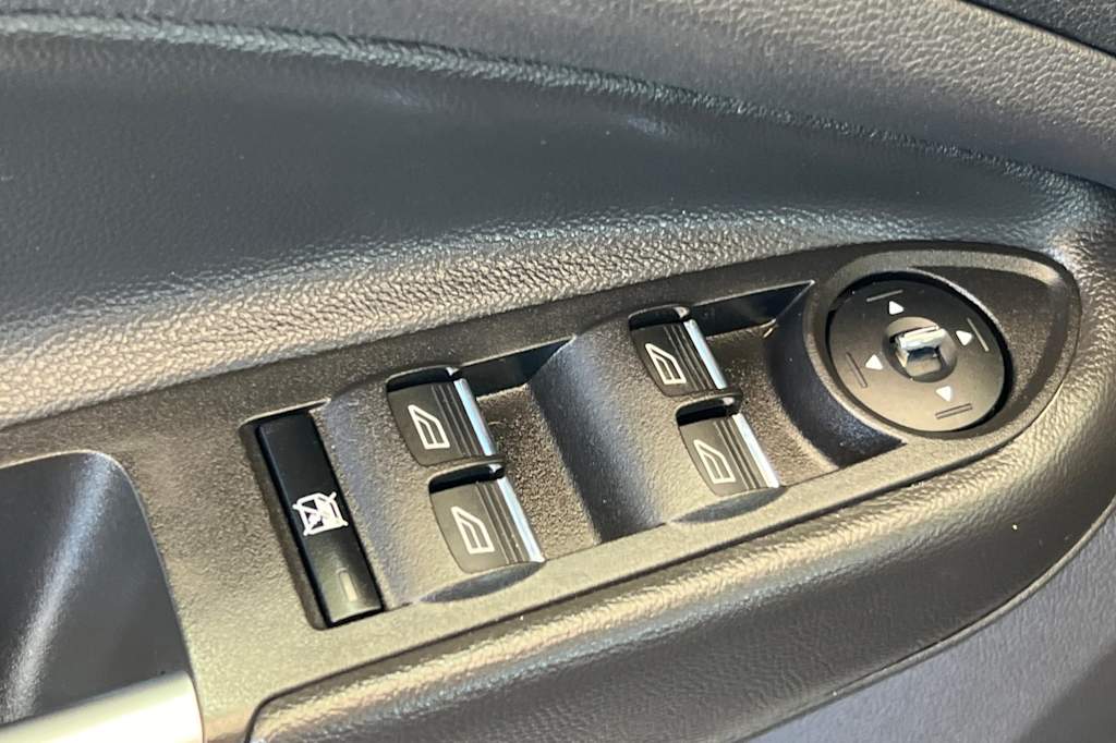 Thumbnail: 2015 Ford C-Max - 22