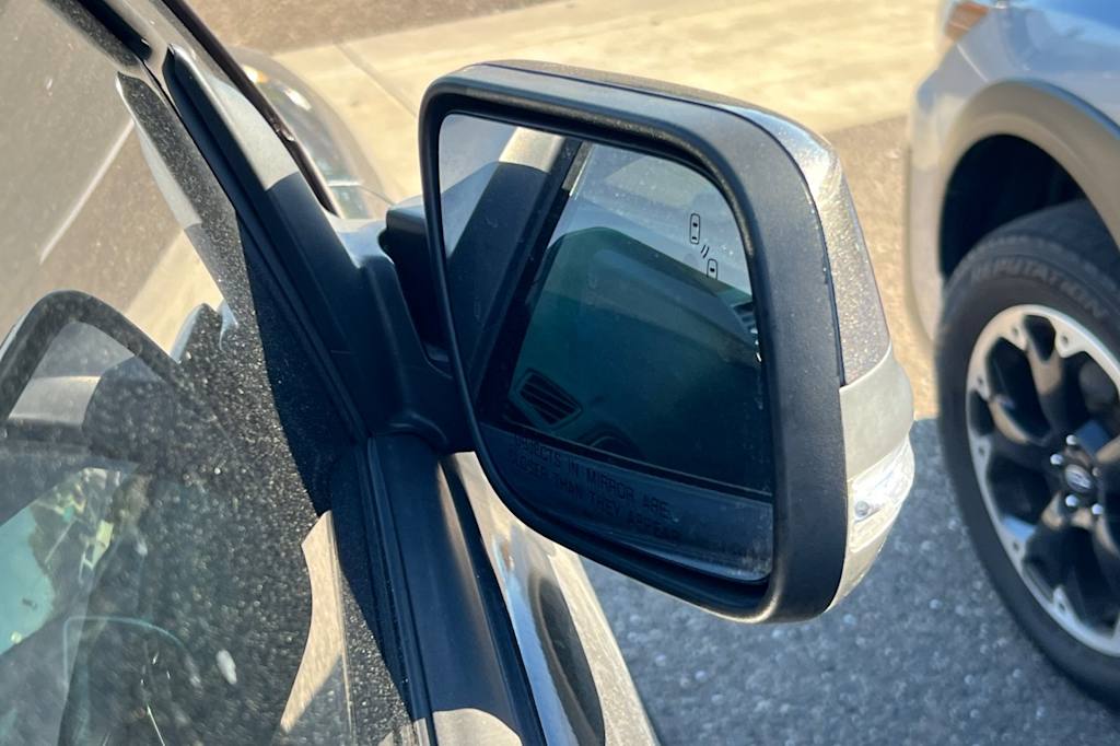 Thumbnail: 2019 Ford Explorer - 8