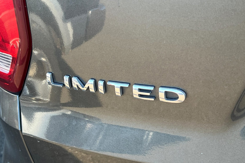 Thumbnail: 2019 Ford Explorer - 21