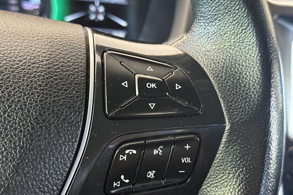 Thumbnail: 2019 Ford Explorer - 31