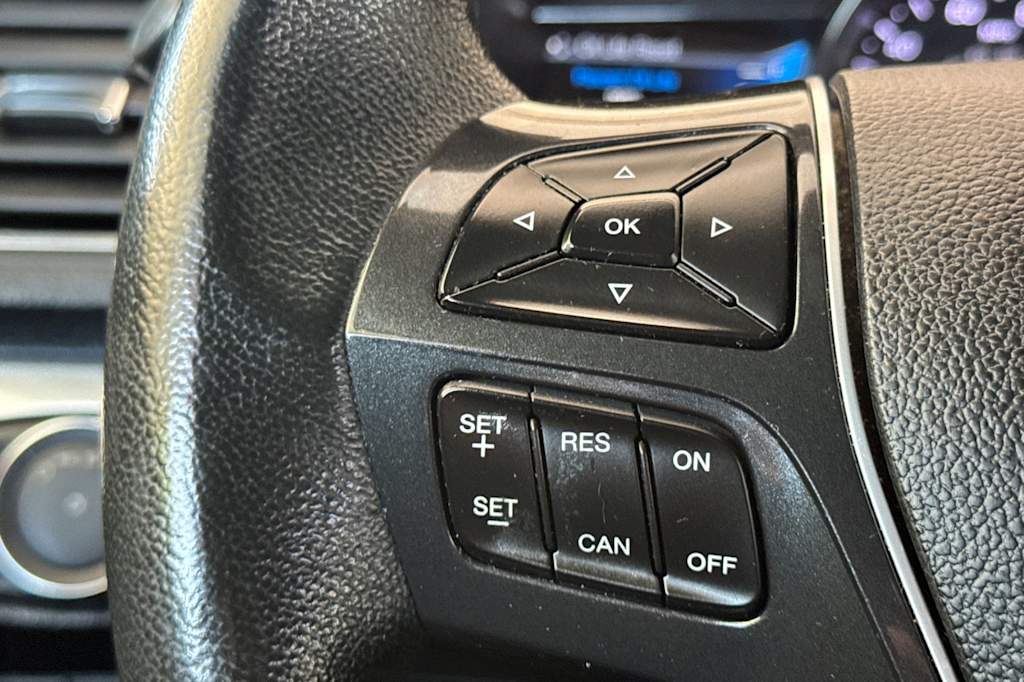 Thumbnail: 2019 Ford Explorer - 30