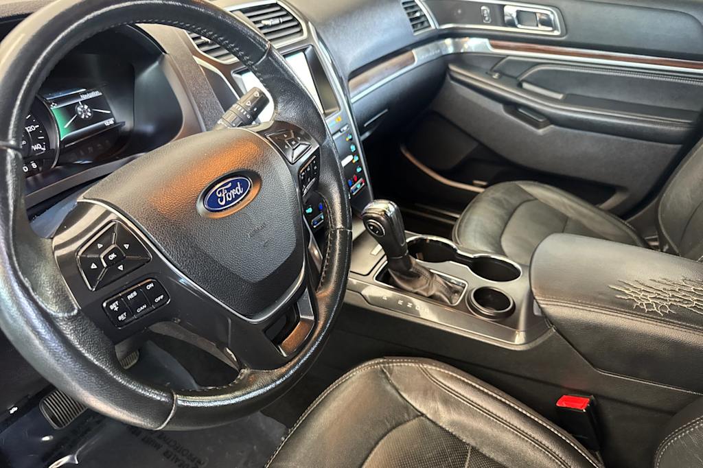 Thumbnail: 2019 Ford Explorer - 9