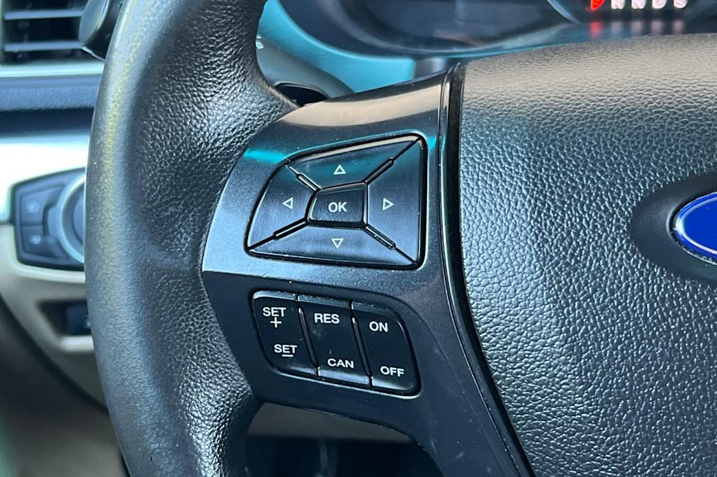 Thumbnail: 2016 Ford Explorer - 29