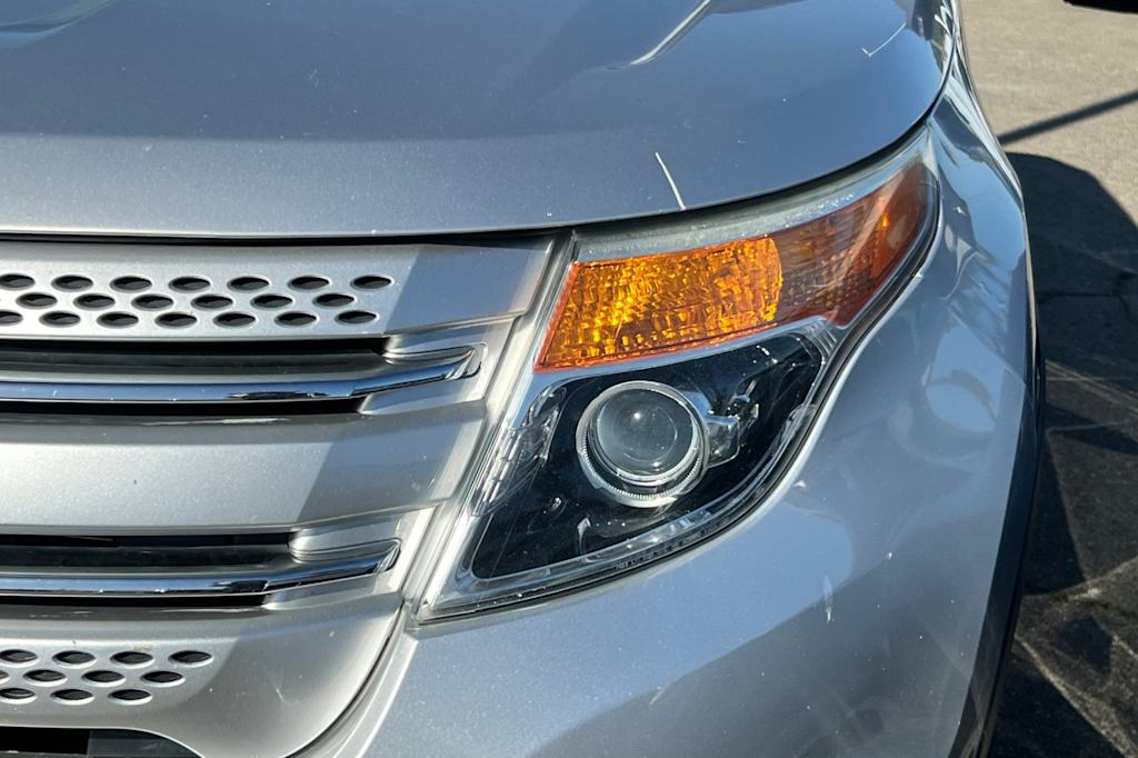 Thumbnail: 2015 Ford Explorer - 11
