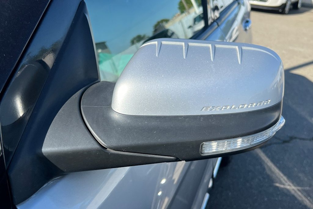 Thumbnail: 2015 Ford Explorer - 10