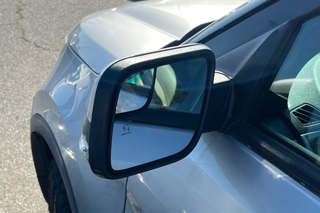 Thumbnail: 2015 Ford Explorer - 9