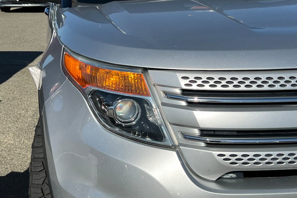 Thumbnail: 2015 Ford Explorer - 14