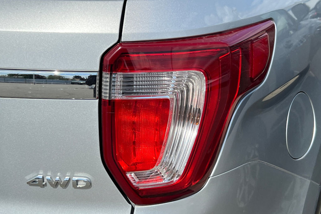 Thumbnail: 2018 Ford Explorer - 18
