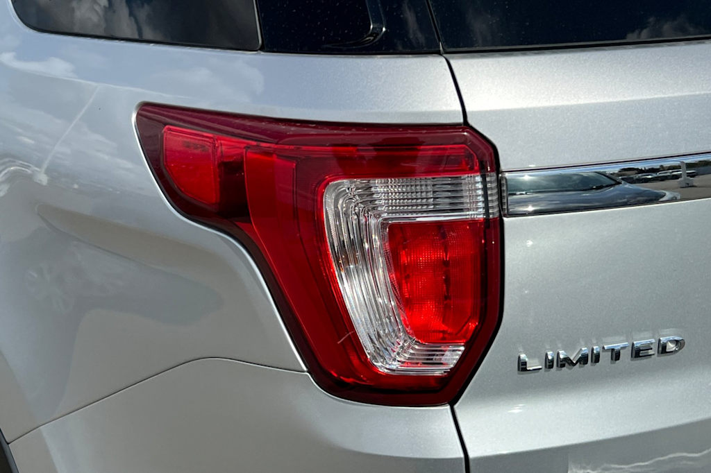 Thumbnail: 2018 Ford Explorer - 20