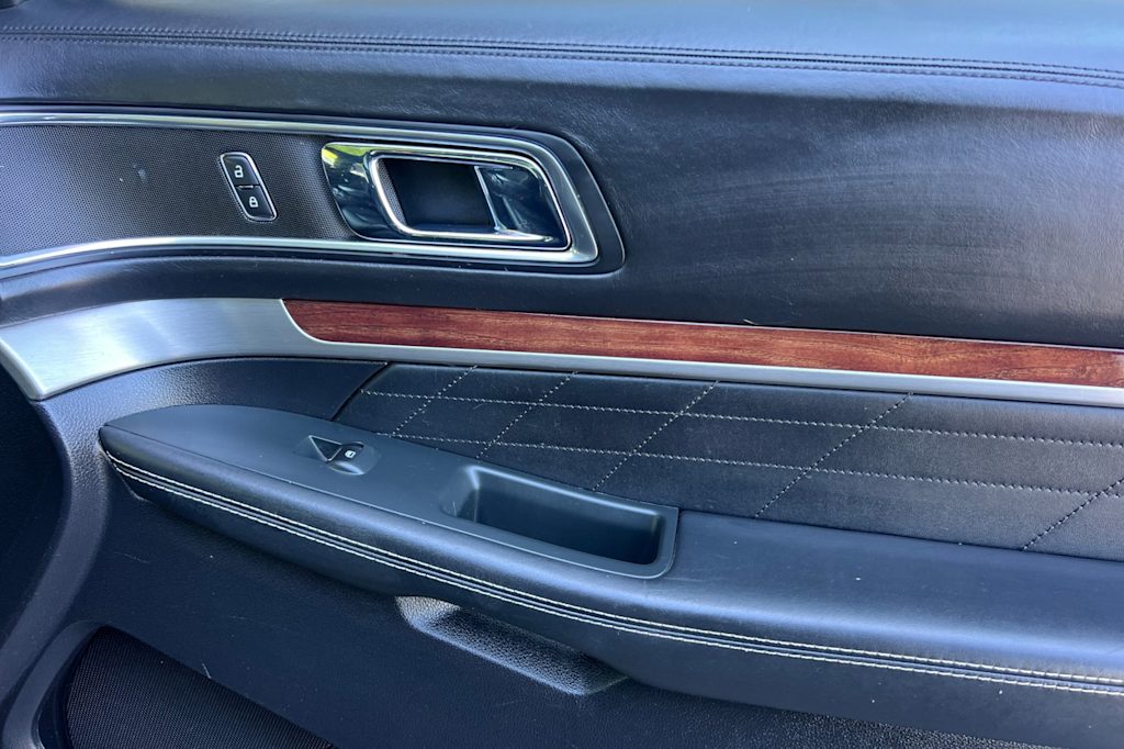 Thumbnail: 2018 Ford Explorer - 25