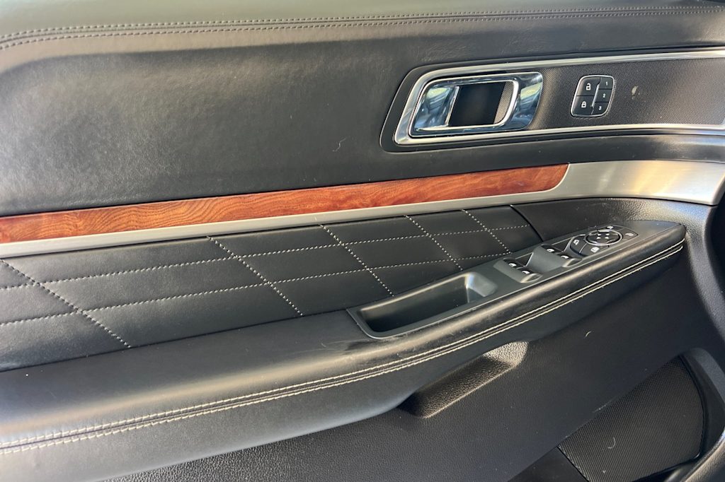 Thumbnail: 2017 Ford Explorer - 18