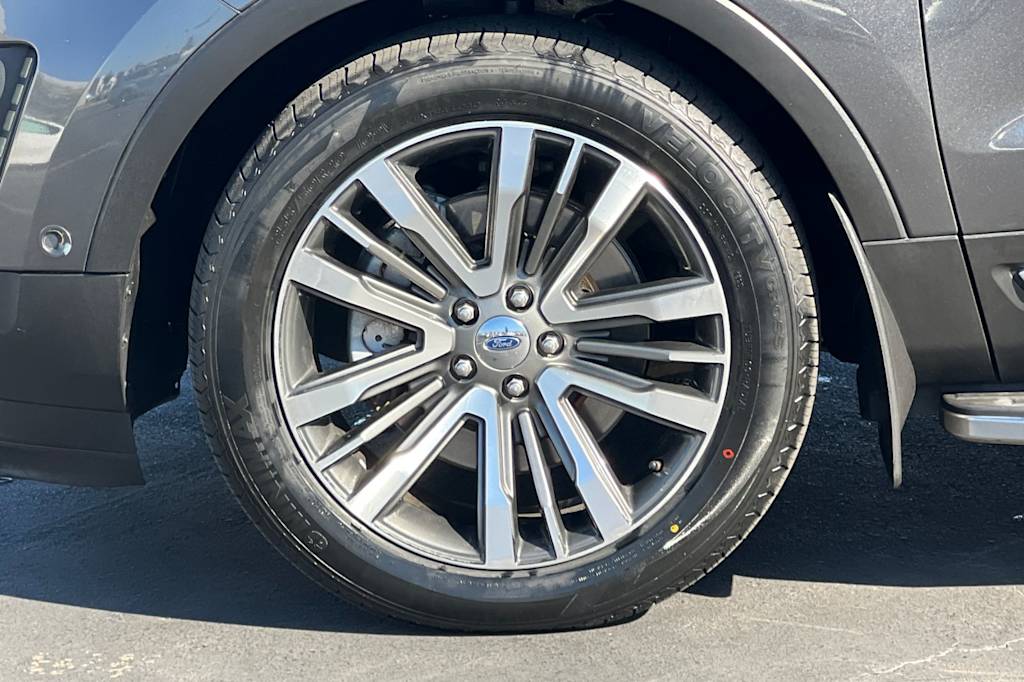 Thumbnail: 2017 Ford Explorer - 7