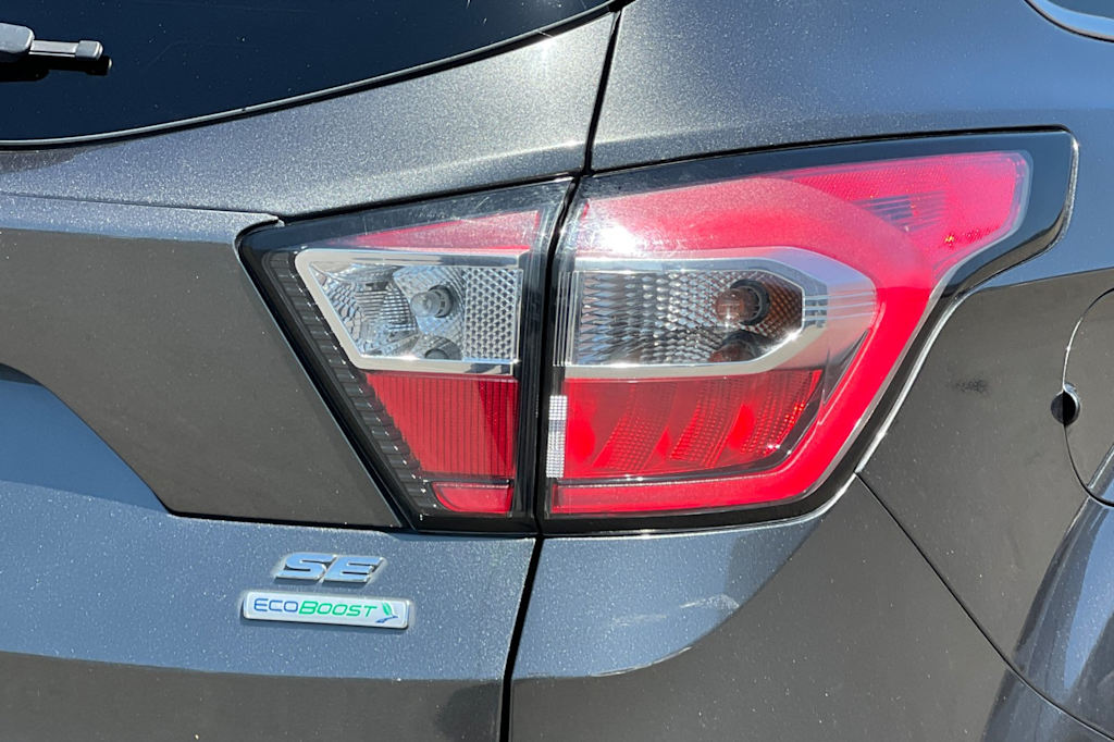 Thumbnail: 2017 Ford Escape - 32
