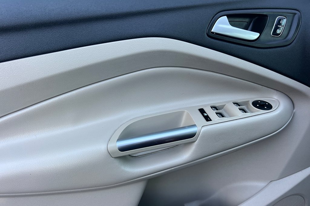 Thumbnail: 2017 Ford Escape - 19