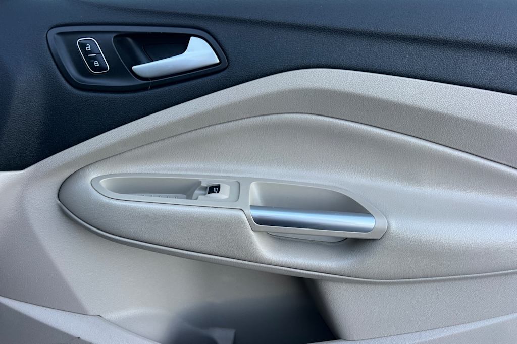 Thumbnail: 2017 Ford Escape - 22