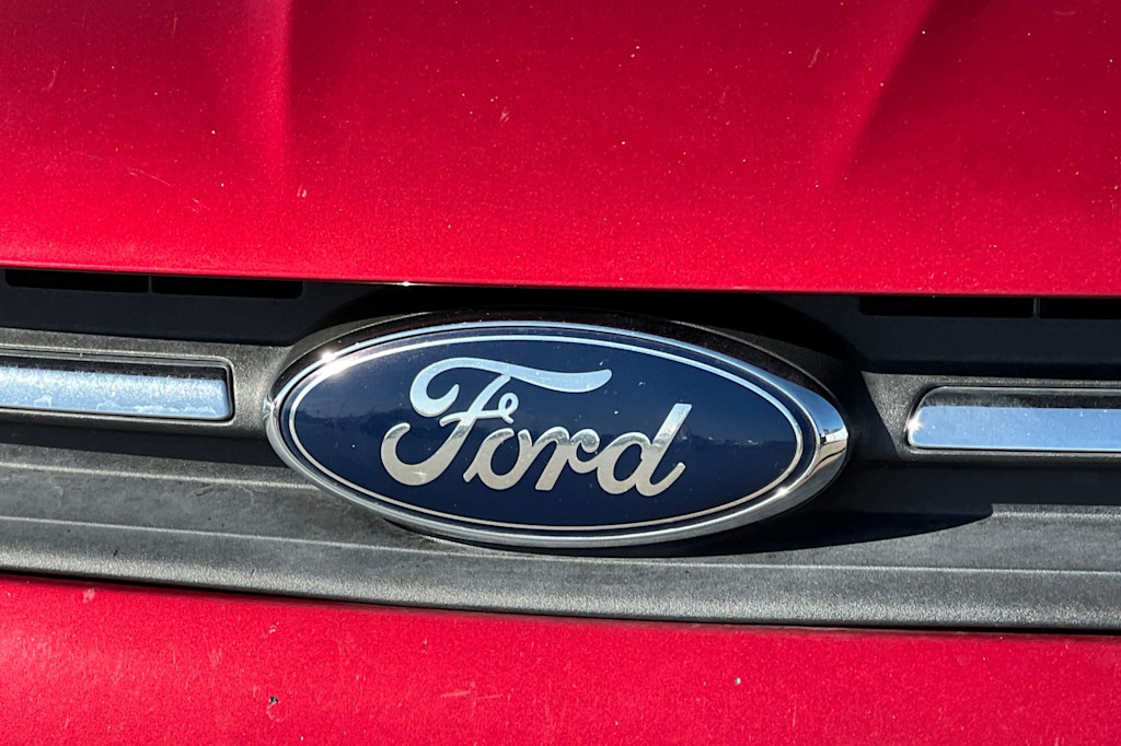 Thumbnail: 2015 Ford Escape - 17