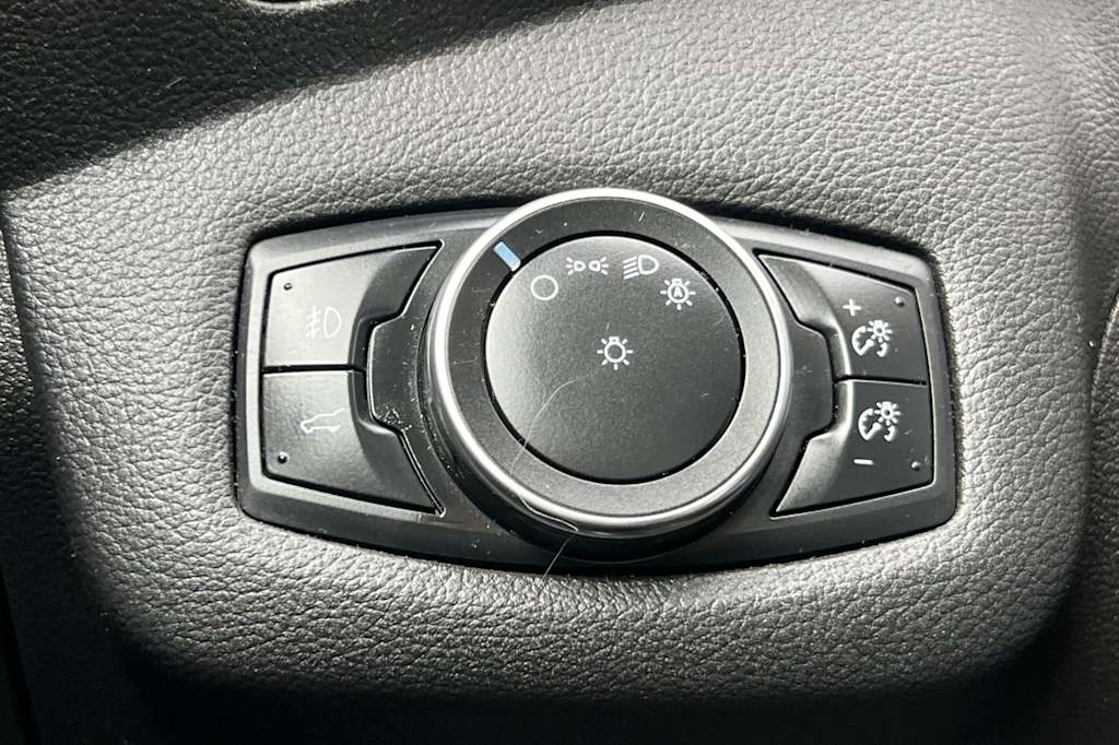 Thumbnail: 2017 Ford Escape - 31