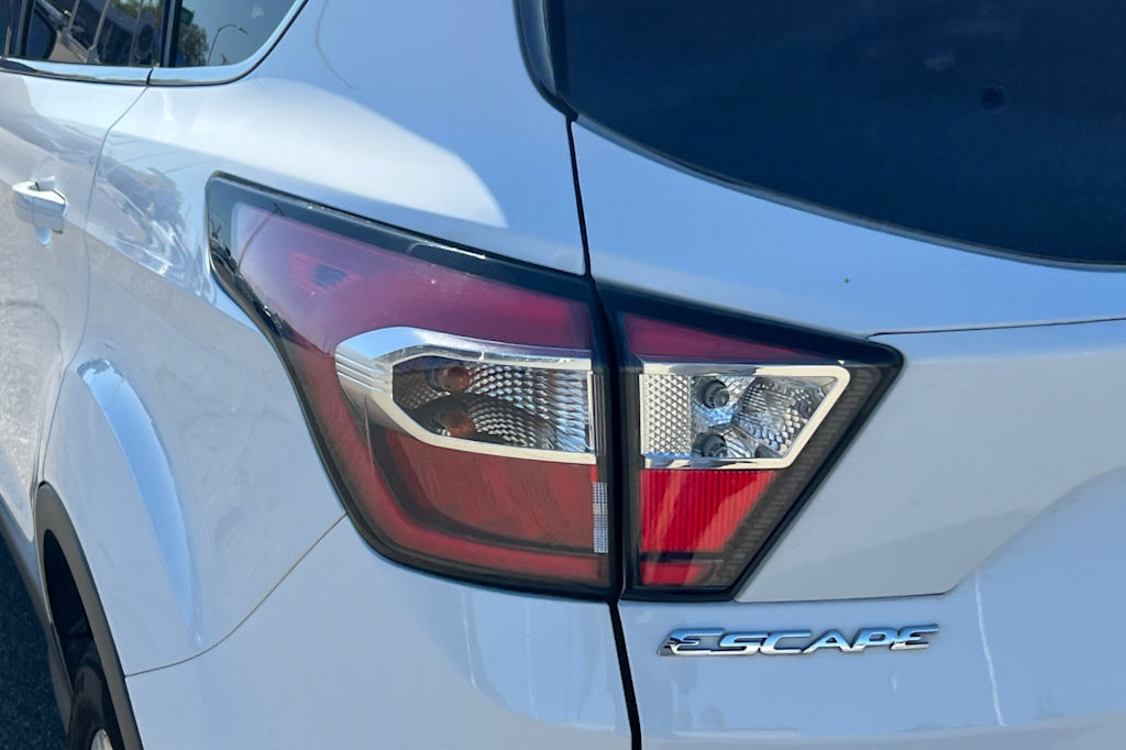 Thumbnail: 2018 Ford Escape - 20