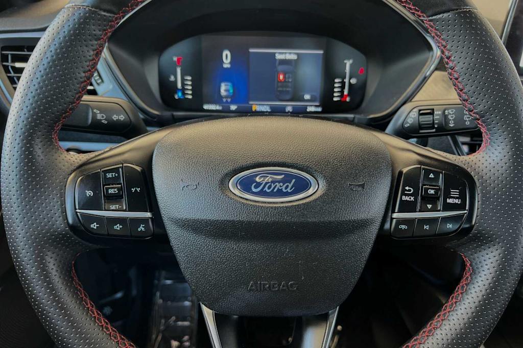 2023 Ford Escape ST-Line 25