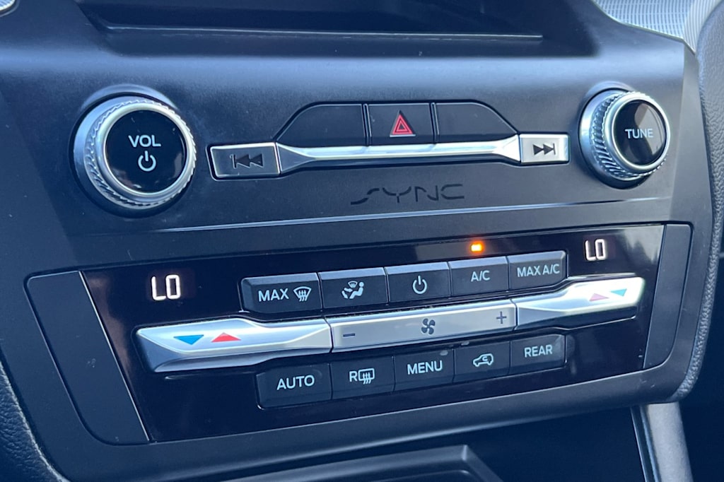 Thumbnail: 2020 Ford Explorer - 26