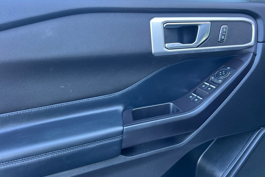 Thumbnail: 2020 Ford Explorer - 20