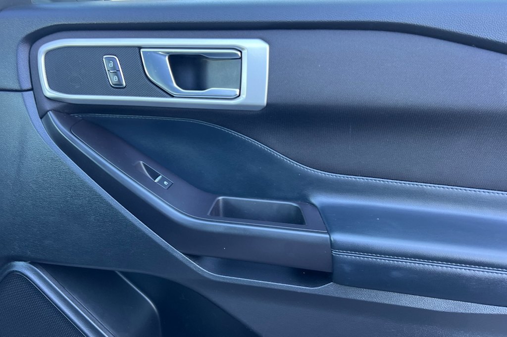 Thumbnail: 2020 Ford Explorer - 25