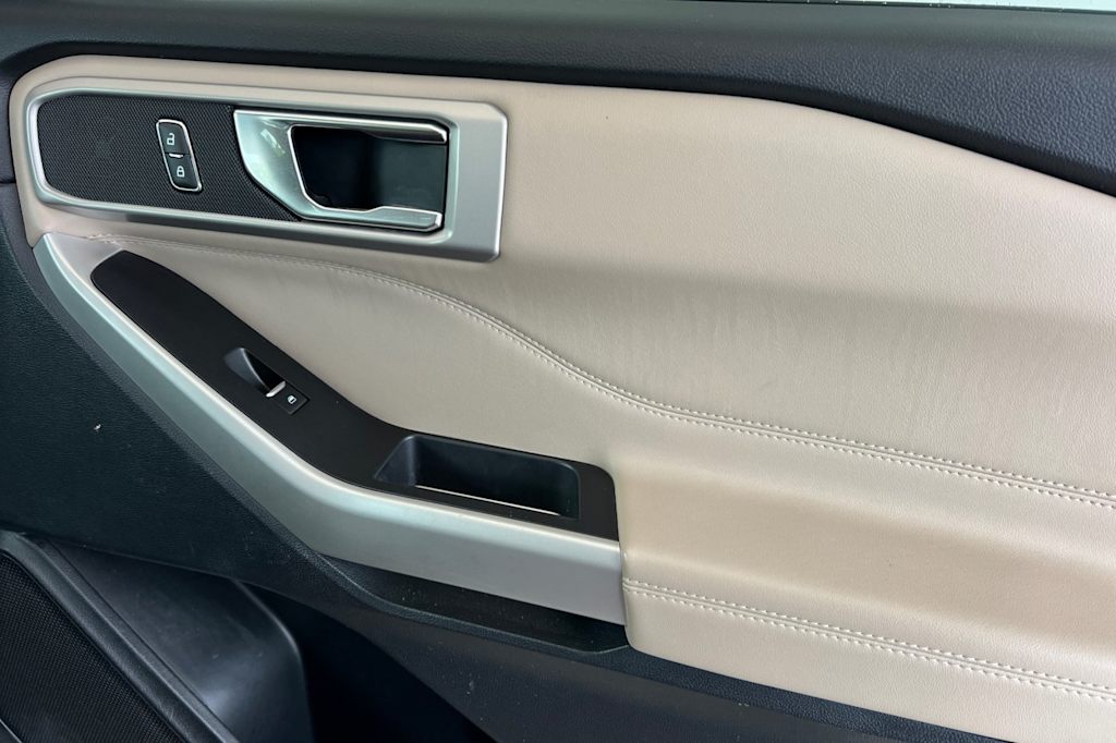 Thumbnail: 2021 Ford Explorer - 25