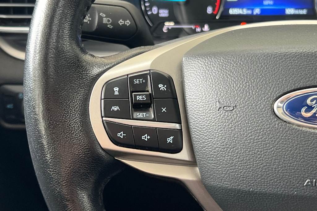 Thumbnail: 2021 Ford Explorer - 31